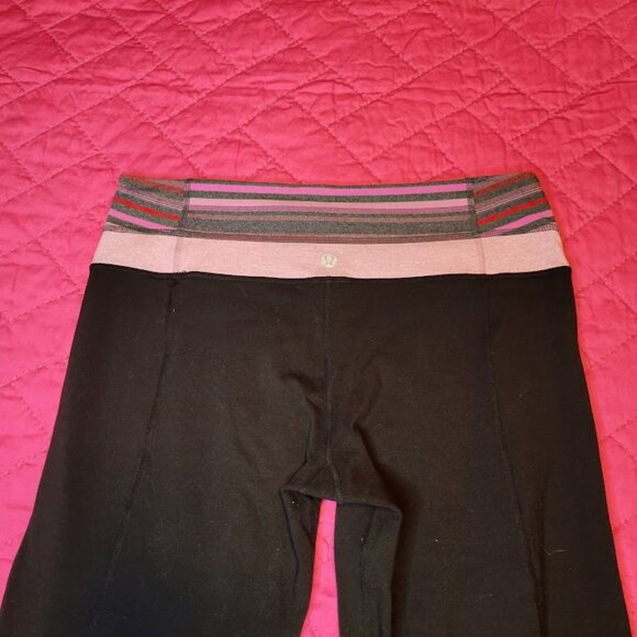 Lululemon Reversible Groove Bootcut Pants – Size 8, Black & Striped Waistband - Picture 3 of 7